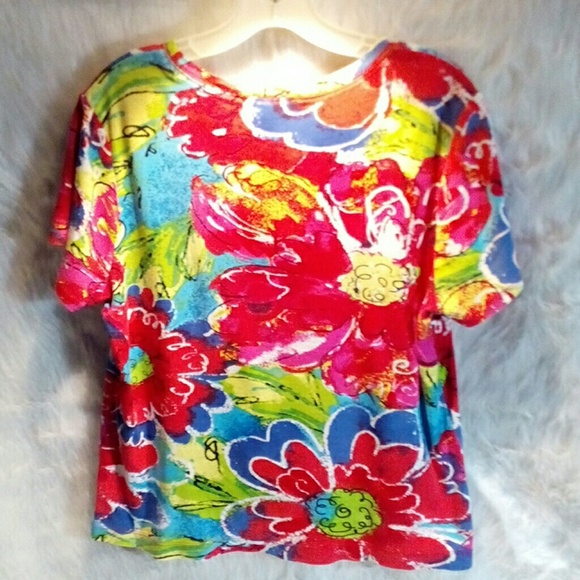 colorful summer top with some beading - Picture 3 of 5